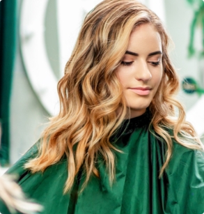 Frisur aus dem Salon vom Kluge Köpfe Friseur ihr Top-Stylist in Rostock.